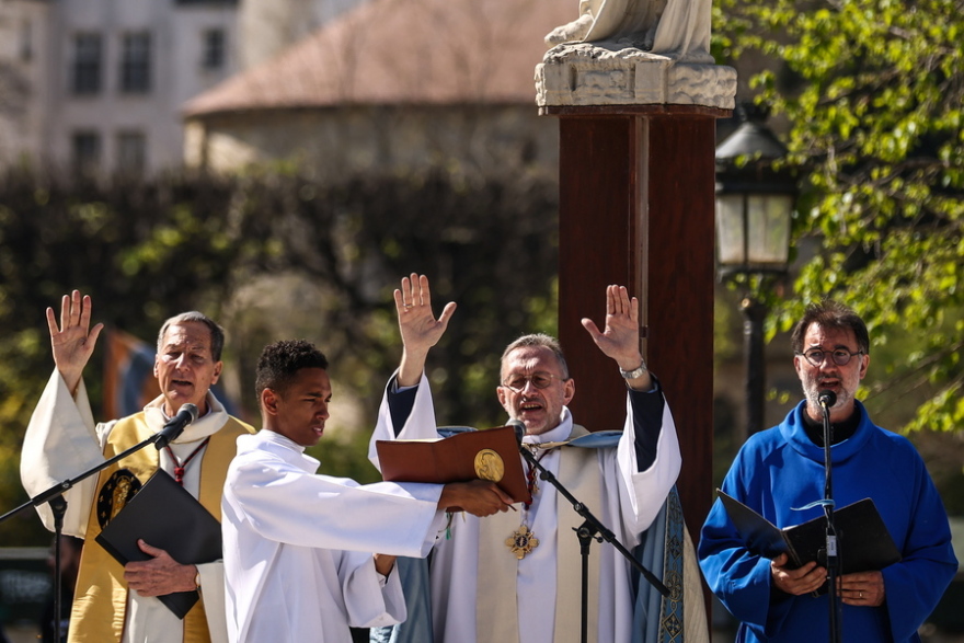 Το Πάσχα των Καθολικών, η ευχή του Πάπα Φραγκίσκου για ειρήνη - Δείτε φωτογραφίες από όλο τον κόσμο