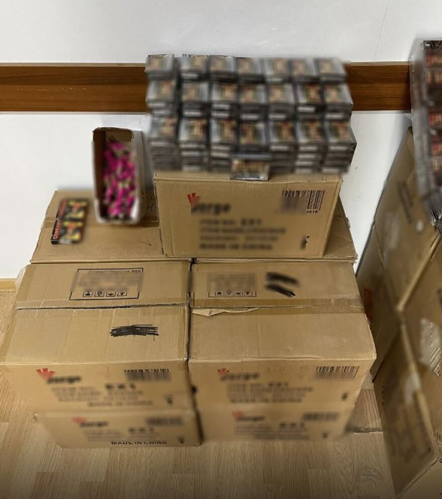 Ρέθυμνο: Τον έπιασαν με πάνω από 110.000 κροτίδες - Τις είχε στην επιχείρησή του