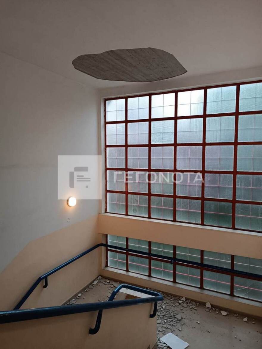 Βόλος: Νέα πτώση σοβάδων σε σχολείο - Δείτε φωτογραφίες