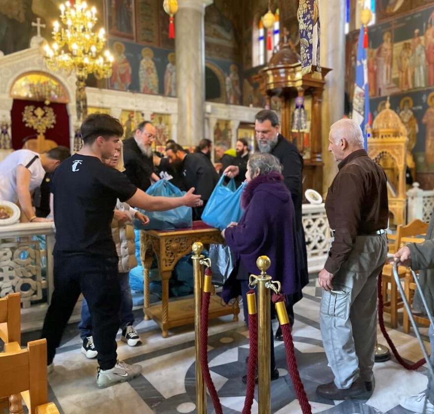 Ιερά Μητρόπολη Νέας Ιωνίας: Μοίρασε «Δέματα Αγάπης» σε ευάλωτους συμπολίτες ενόψει Πάσχα (φωτογραφίες)