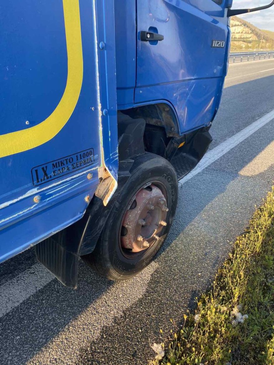 Τρίκαλα: Θλίψη στο τελευταίο «αντίο» στον λοχία που σκοτώθηκε με τη σύζυγό του σε τροχαίο