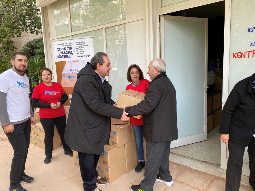 «Αποστολή»: Φρόντισε να κάνουν πασχαλινό τραπέζι 2.853 οικονομικά ευάλωτες οικογένειες (φωτογραφίες)