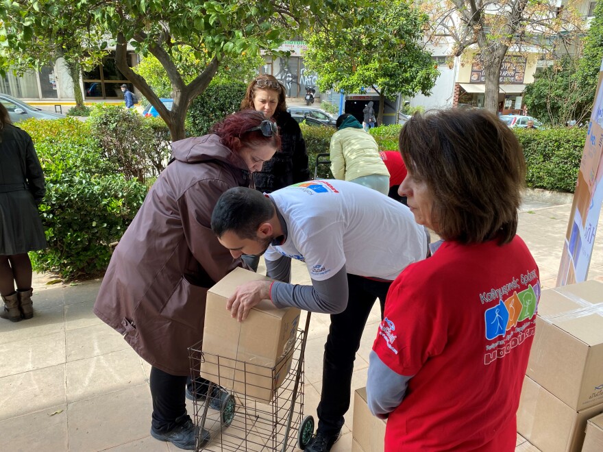 «Αποστολή»: Φρόντισε να κάνουν πασχαλινό τραπέζι 2.853 οικονομικά ευάλωτες οικογένειες (φωτογραφίες)