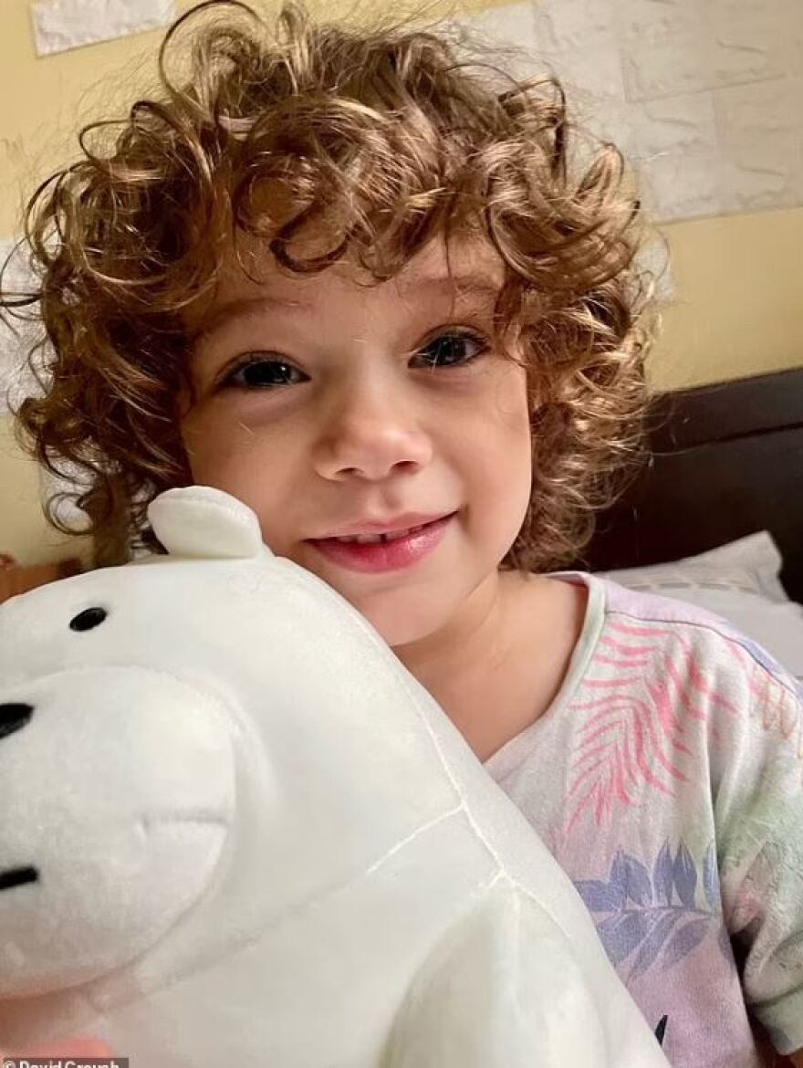 Γλυκά Νερά: Η πρώτη φωτογραφία της μικρής Λυδίας δύο χρόνια μετά τη δολοφονία της μητέρας της