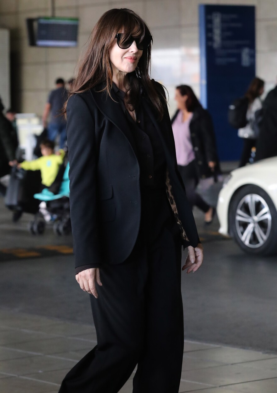 Μόνικα Μπελούτσι: Φωτογραφίες της από την άφιξή της στην Ελλάδα