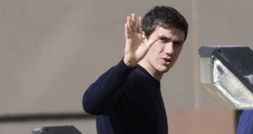 Σίλβιο Μπερλουσκόνι: «Ο πατέρας μου είναι καλύτερα» λέει ο μικρότερος γιος του