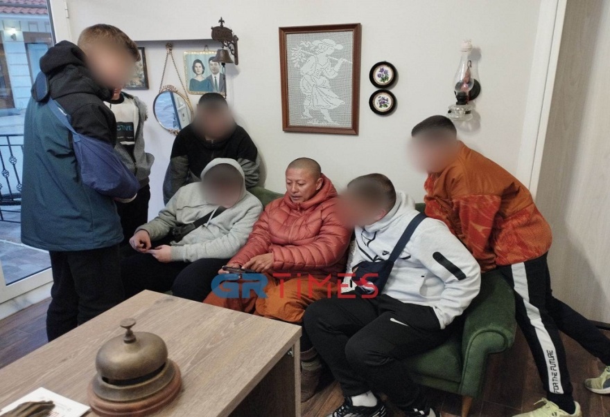 Βουδισμός: Στη Ροδόπη 9 μοναχοί που σκοπεύουν να διασχίσουν την Ευρώπη... με τα πόδια (φωτογραφίες)