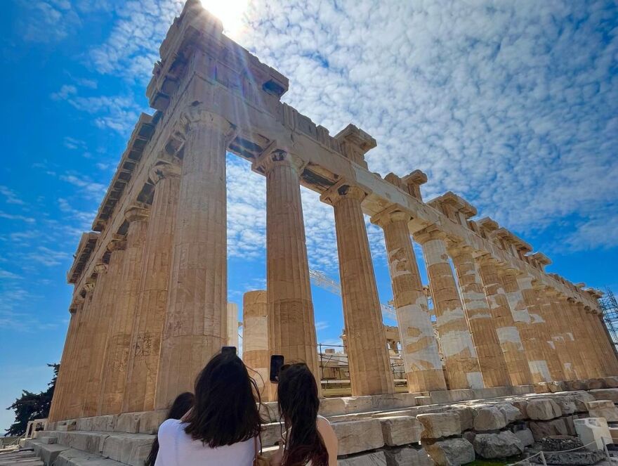 Μελίνα Νικολαΐδη: Στην Ακρόπολη με τις φίλες της - Δείτε φωτογραφίες