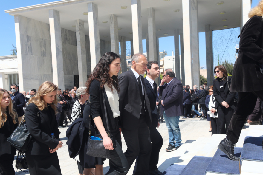 Γιώργος Μπόμπολας: Το «αντίο» του γιου του Λεωνίδα, του εγγονού του και της επί 48 χρόνια βοηθού του