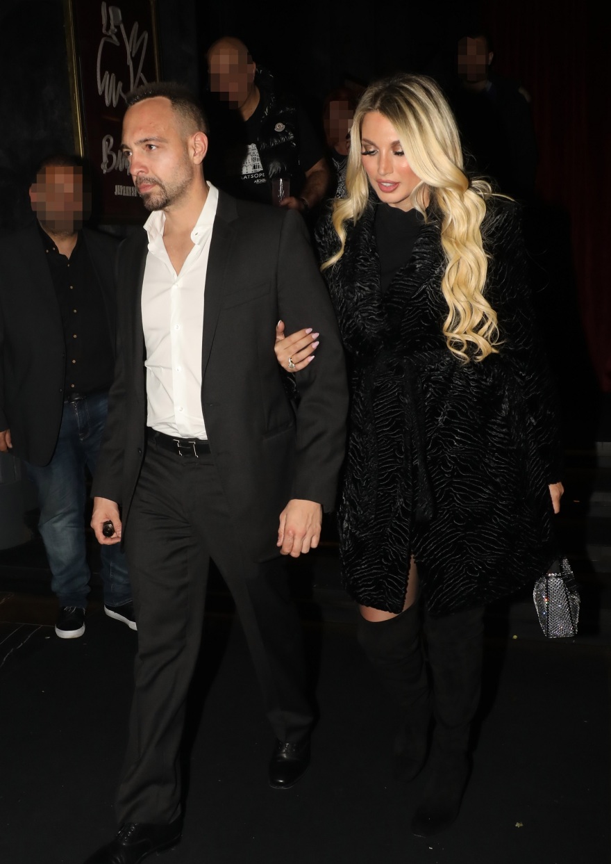 Κωνσταντίνα Σπυροπούλου και Βασίλης Σταθοκωστόπουλος στην πρώτη δημόσια έξοδο μετά τη γέννηση του γιου τους