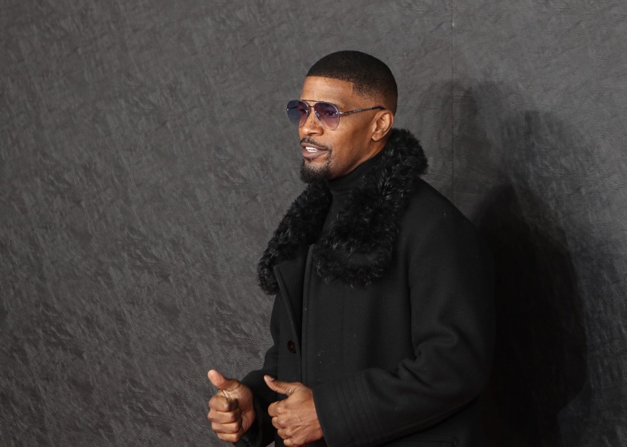 Τζέιμι Φοξ: Bρίσκεται σε μια μονάδα αποκατάστασης που ειδικεύεται στην ανάρρωση από εγκεφαλικό επεισόδιο