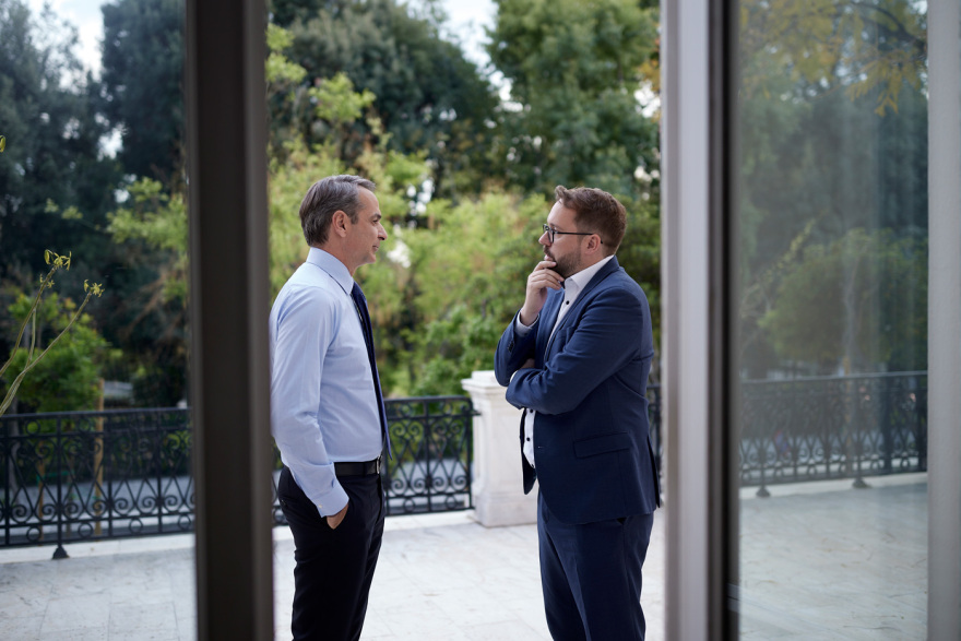 Μητσοτάκης στην Bild: Δεν γίνεται ευρωπαϊκή μεταναστευτική πολιτική χωρίς φράχτες και τείχη