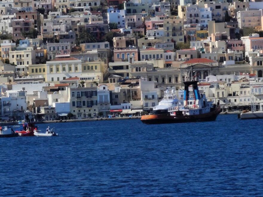 Σύρος: Αναφορές για εντοπισμό σορού παιδιού στο λιμάνι της Ερμούπολης - Συνεχίζονται οι έρευνες 