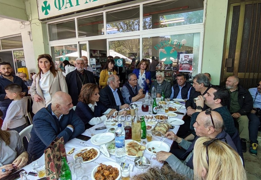 Στο παζάρι των Βουκολιών στα Χανιά βρέθηκαν μαζί Ντόρα Μπακογιάννη και Πολάκης