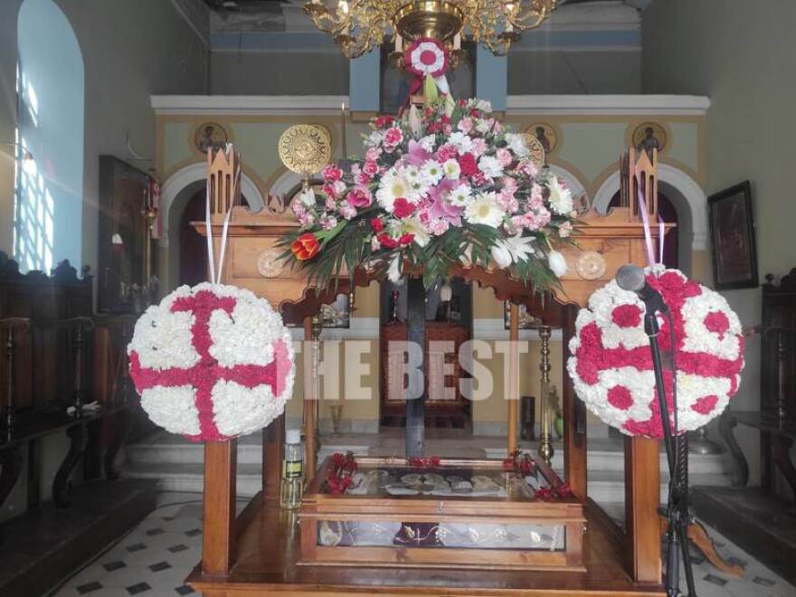 Πάτρα: Με ευλάβεια η περιφορά του Επιταφίου στο Παλαιό Δημοτικό Νοσοκομείο