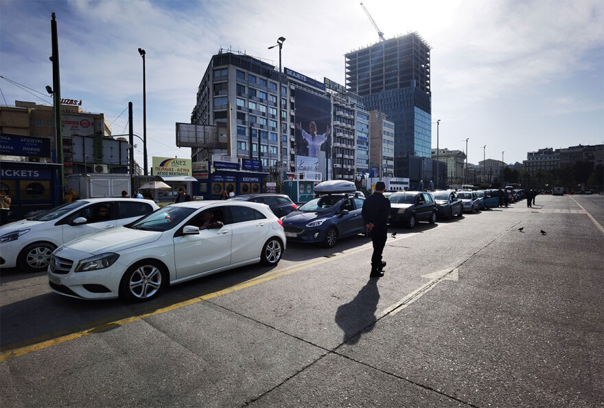 Έξοδος Πάσχα: «Σαν Δεκαπενταύγουστος» η εικόνα στο λιμάνι του Πειραιά