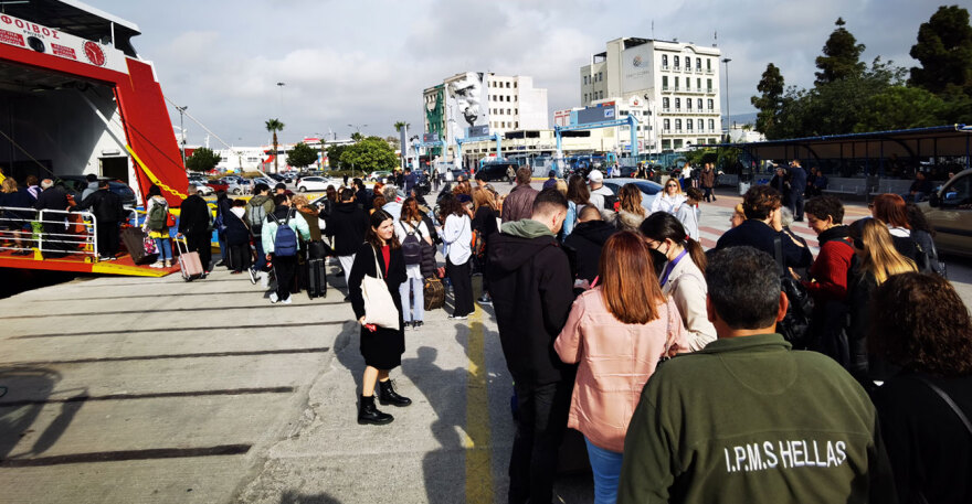 Αδειάζει η Αθήνα: Η μεγαλύτερη έξοδος των τελευταίων χρόνων - Δείτε live την κίνηση 