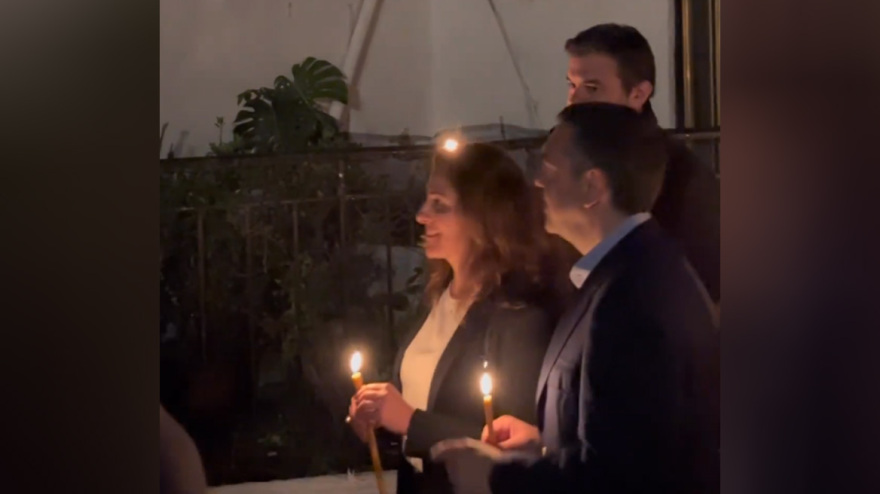 Σε κλίμα κατάνυξης η περιφορά των Επιταφίων - Δείτε φωτογραφίες και βίντεο