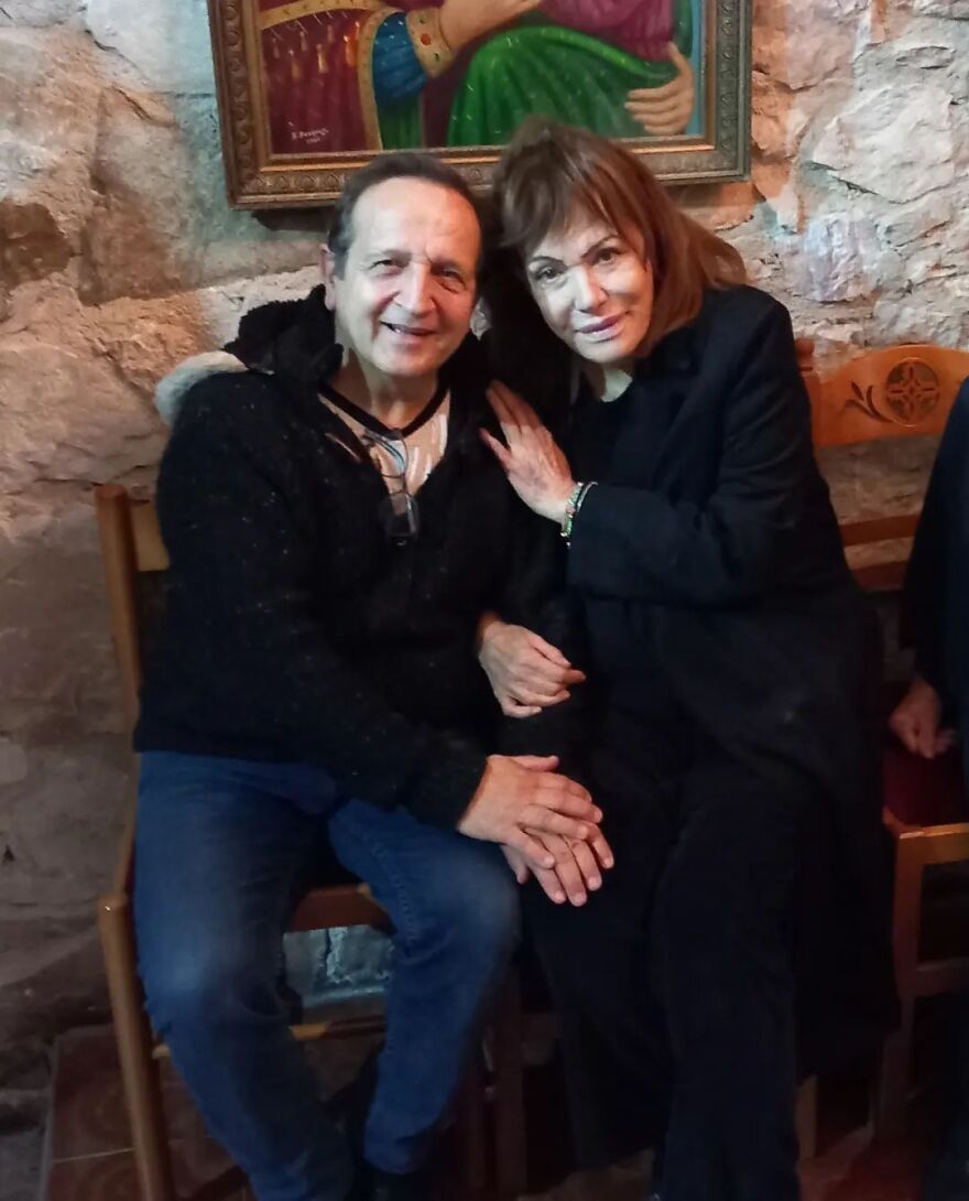 Η Μαίρη Χρονοπούλου στον Επιτάφιο στην Παιανία - Δείτε φωτογραφίες