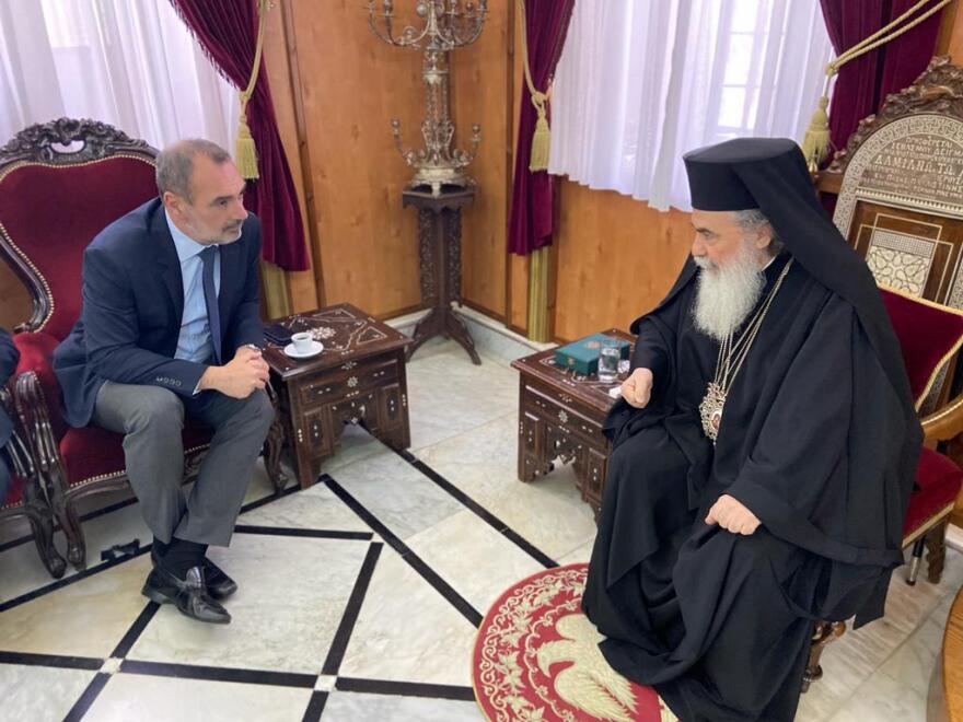 Άγιο Φως: Παρελήφθη από την ελληνική αποστολή