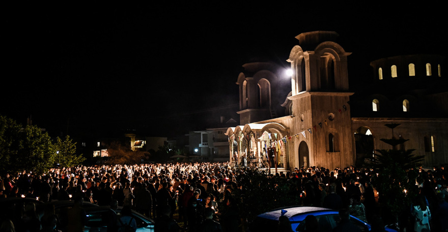 «Χριστός Ανέστη!»: Η Ελλάδα από άκρη σε άκρη γιορτάζει την Ανάσταση 