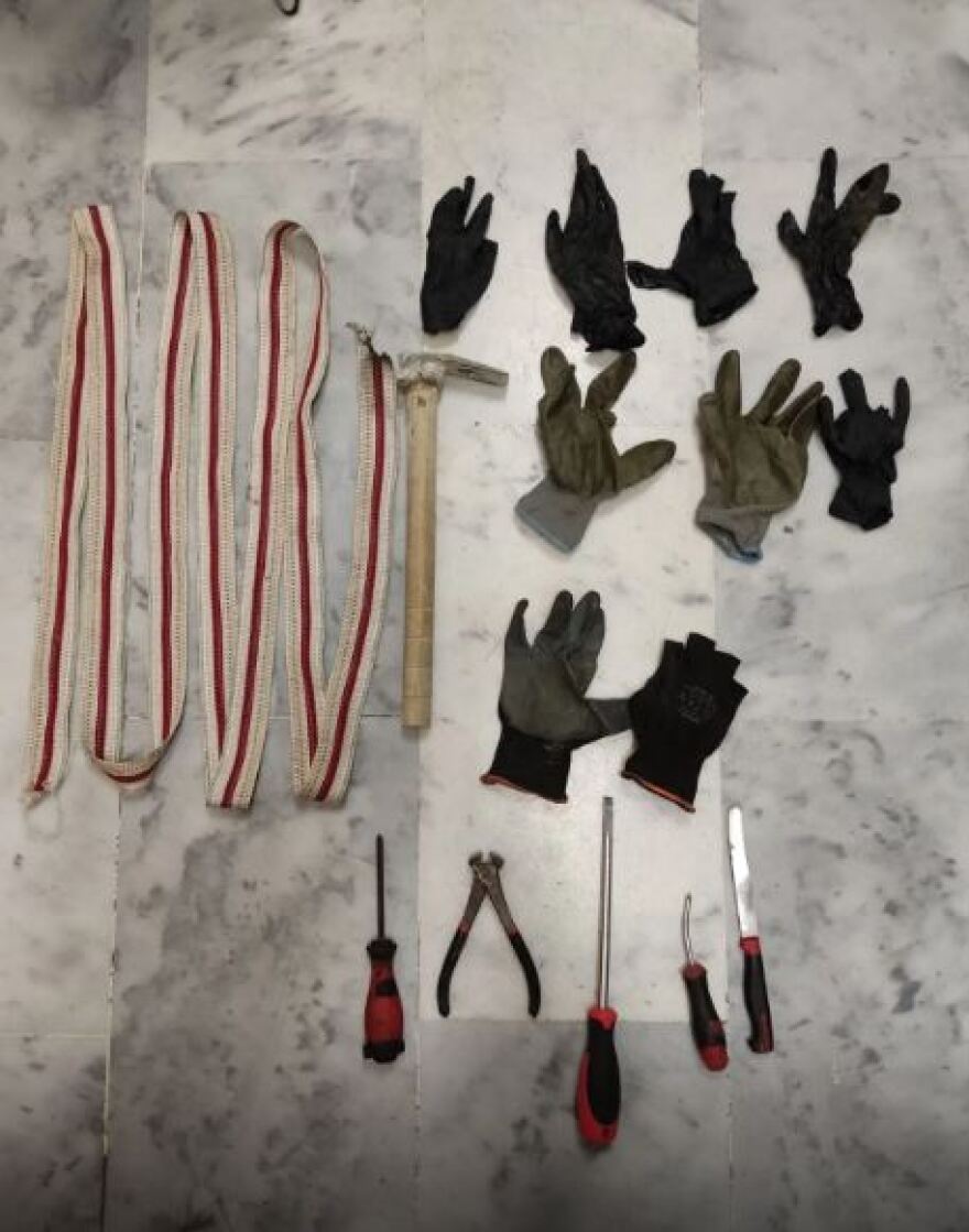 Άρτα: Διαρρήκτες άνοιξαν τρία σπίτια κατά την περιφορά του Επιταφίου