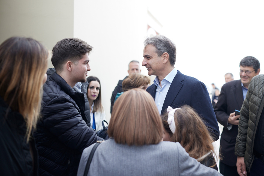 Την πρώτη Ανάσταση στη Μεγαλόχαρη της Τήνου παρακολούθησε ο Μητσοτάκης - Δείτε φωτογραφίες