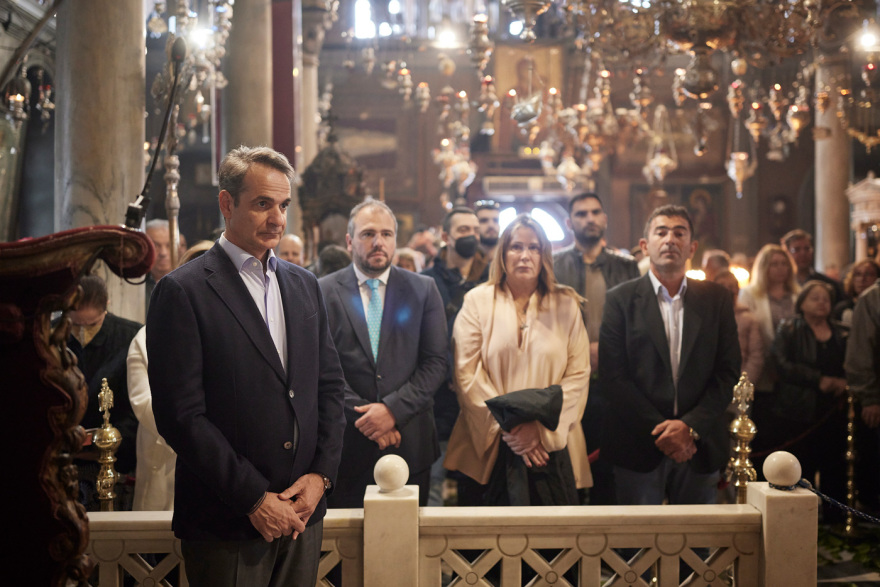 Την πρώτη Ανάσταση στη Μεγαλόχαρη της Τήνου παρακολούθησε ο Μητσοτάκης - Δείτε φωτογραφίες