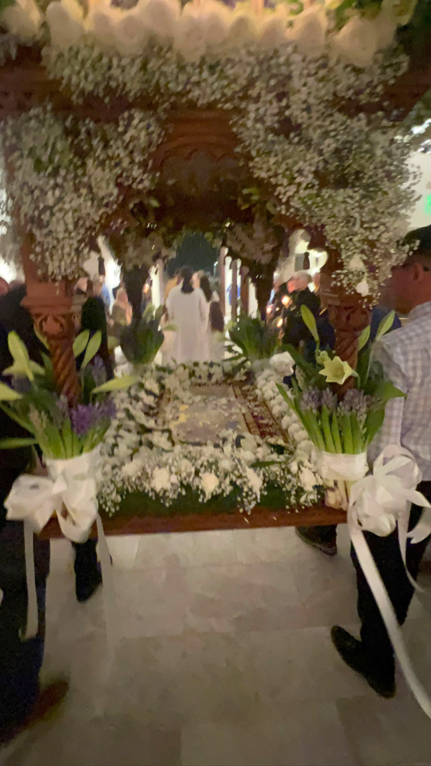 Οι γιοι του Παύλου Γλύξμπουργκ σήκωσαν τον Επιτάφιο στα Χάμπτονς - Δείτε βίντεο