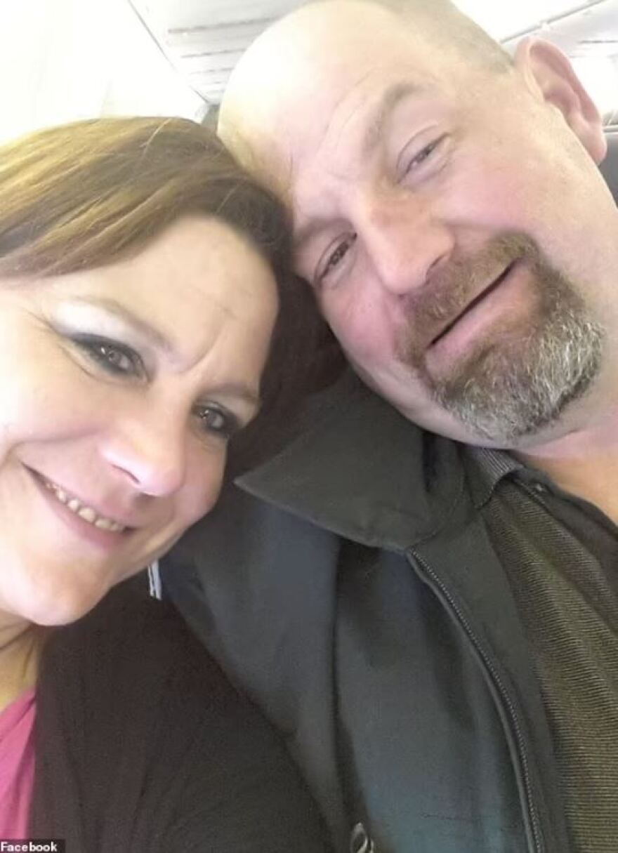 ΗΠΑ: Αστυνομικοί χτύπησαν λάθος πόρτα και σκότωσαν τον ιδιοκτήτη του σπιτιού επειδή βγήκε με όπλο