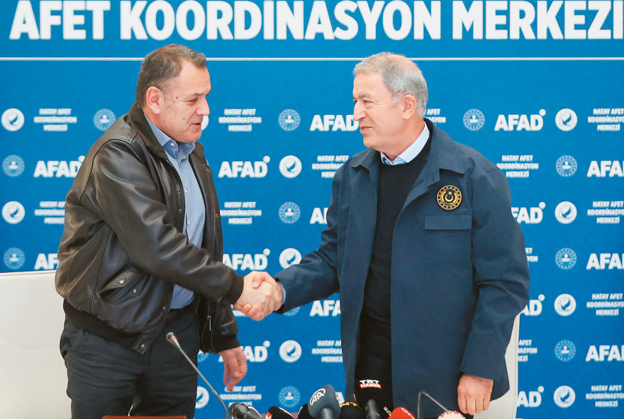 Ελληνοτουρκικά: Τη μία ήρεμα νερά και την άλλη ξανά φουρτούνες