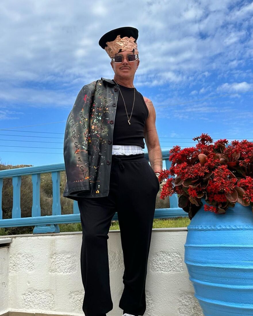 Λάκης Γαβαλάς: «Έτσι μεγαλοπρεπώς γιορτάσαμε την Ανάσταση»