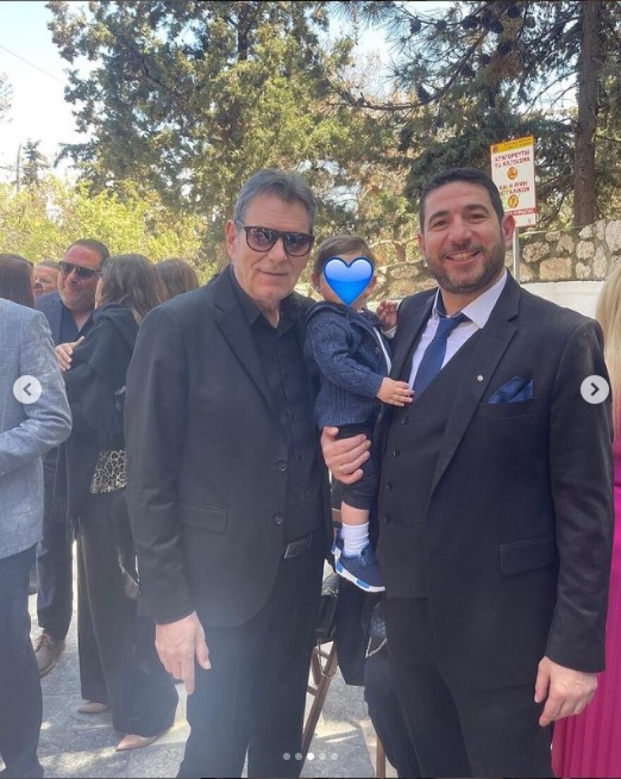 Στράτος Διονυσίου: Παντρεύτηκε με θρησκευτικό γάμο ο γιος του Άγγελου Διονυσίου 