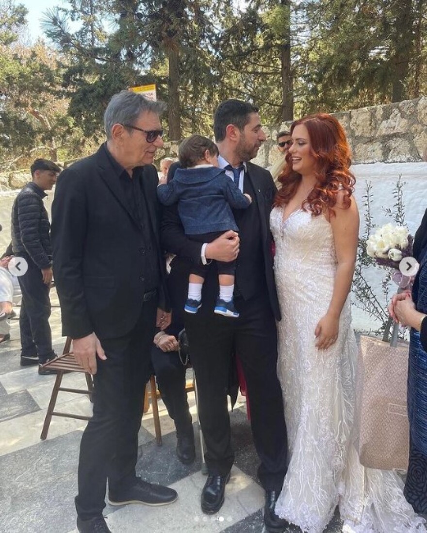 Στράτος Διονυσίου: Παντρεύτηκε με θρησκευτικό γάμο ο γιος του Άγγελου Διονυσίου 