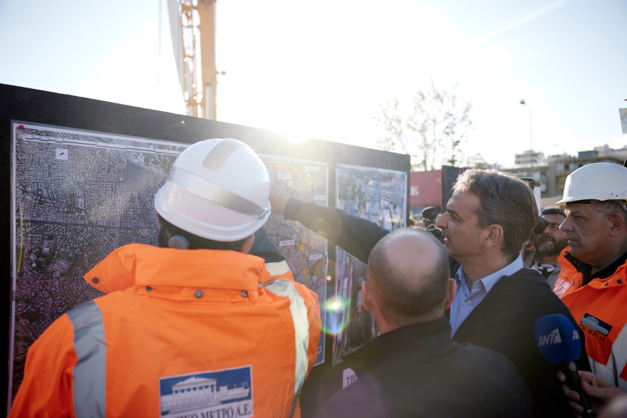 Ο Μητσοτάκης στο εργοτάξιο της Γραμμής 4 του Μετρό:  «Ξεκίνησε το μεγαλύτερο δημόσιο έργο της δεκαετίας» (Βίντεο)