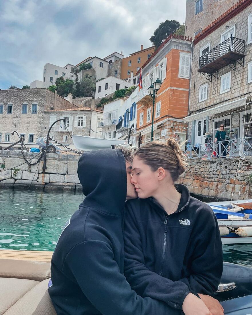 Αφροδίτη Λιάντου-Αλέξανδρος Σκουρλέτης: Επιβεβαίωσαν τη σχέση τους με μία φωτογραφία