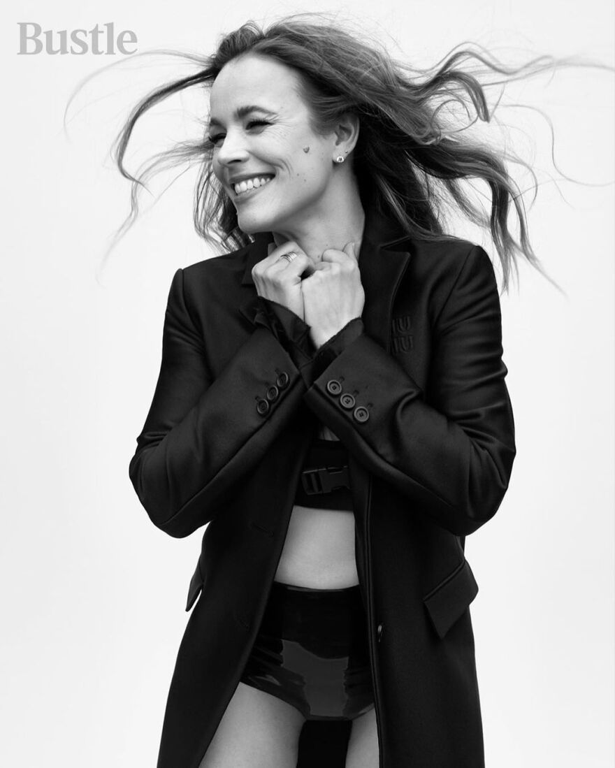 Ρέιτσελ ΜακΆνταμς: Φωτογραφήθηκε με τρίχες στη μασχάλη - «Αυτό είναι το σώμα μου»