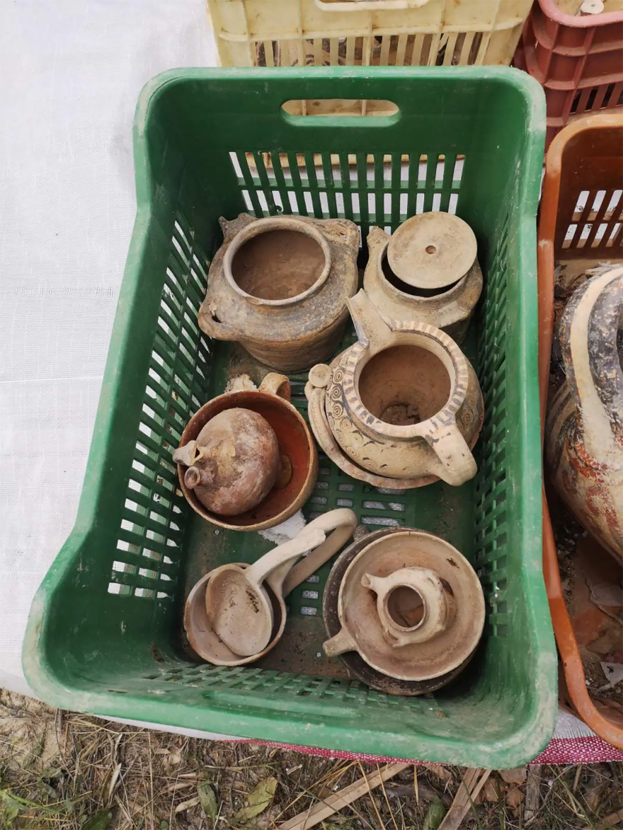 Κρήτη: Πρώην λιμενικός και αρχαιολόγος σε μεγάλο κύκλωμα αρχαιοκαπηλίας - Από το 1.400 π.Χ. οι λάρνακες