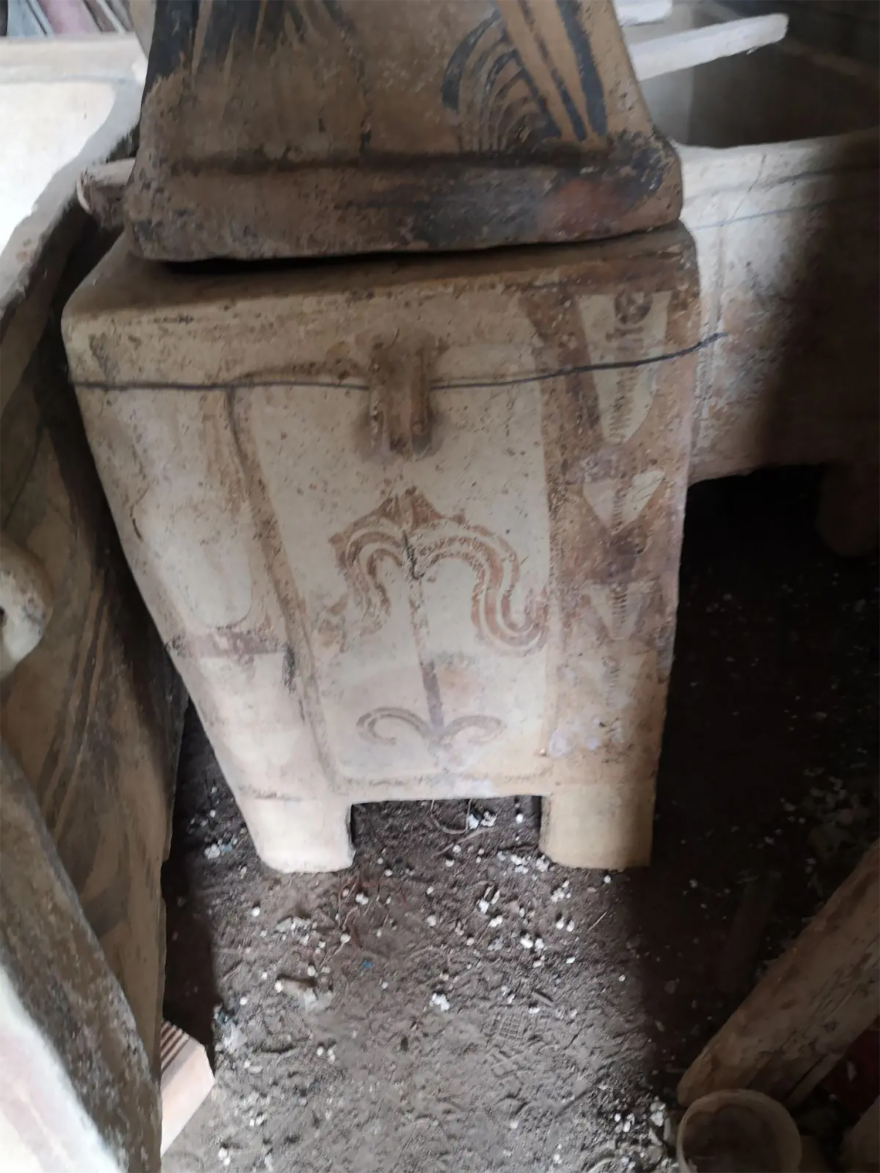 Κρήτη: Πρώην λιμενικός και αρχαιολόγος σε μεγάλο κύκλωμα αρχαιοκαπηλίας - Από το 1.400 π.Χ. οι λάρνακες