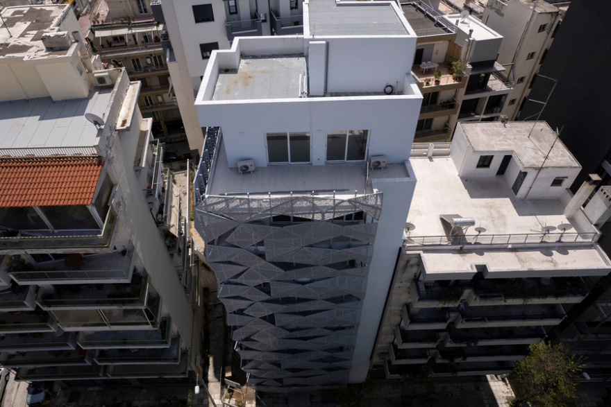 Θεσσαλονίκη: Κτίριο αλλάζει χρώμα ανάλογα με τον καιρό - Δείτε φωτογραφίες