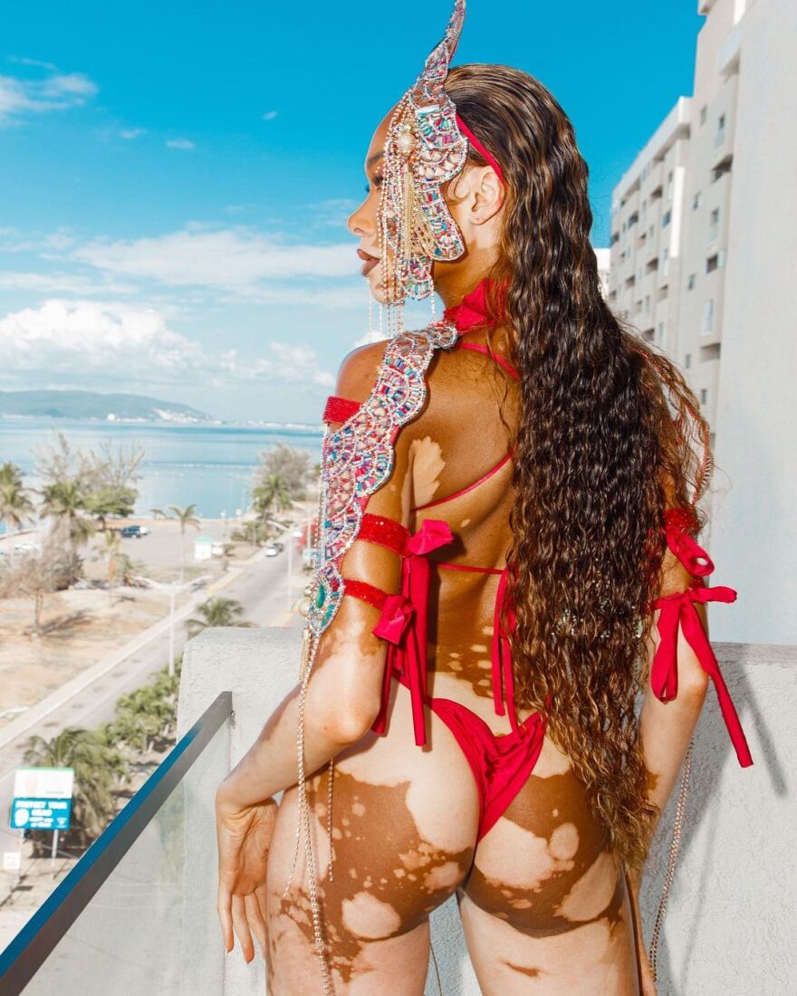 Γουίνι Χάρλοου: «Πλημμύρισε» το Instagram με αποκαλυπτικές φωτογραφίες της από τη Τζαμάικα