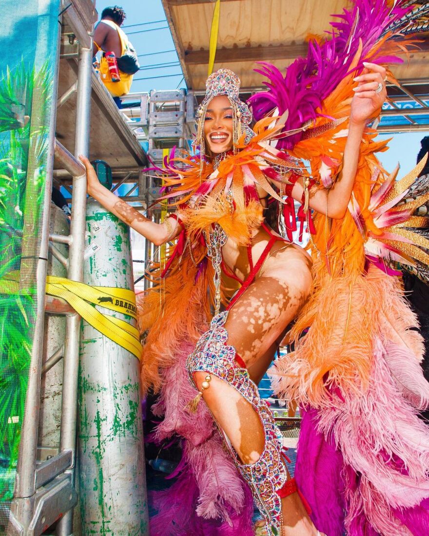 Γουίνι Χάρλοου: «Πλημμύρισε» το Instagram με αποκαλυπτικές φωτογραφίες της από τη Τζαμάικα