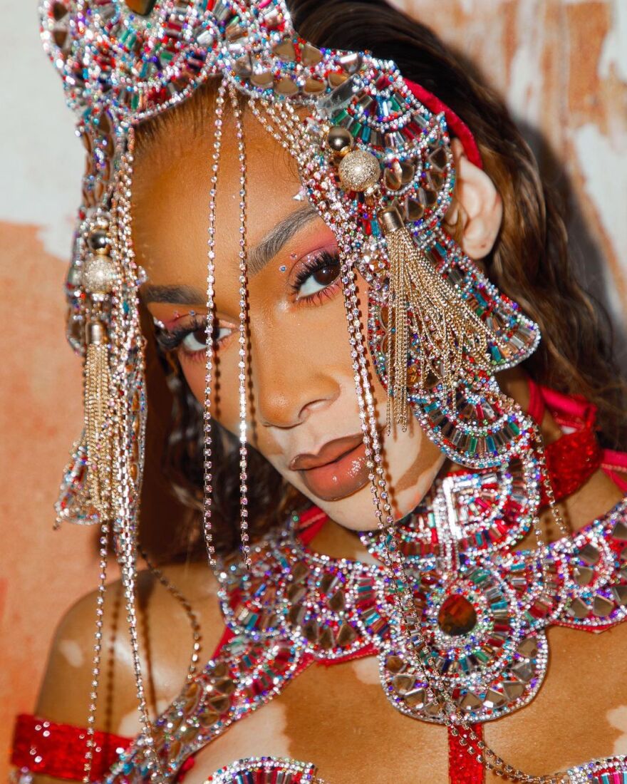 Γουίνι Χάρλοου: «Πλημμύρισε» το Instagram με αποκαλυπτικές φωτογραφίες της από τη Τζαμάικα