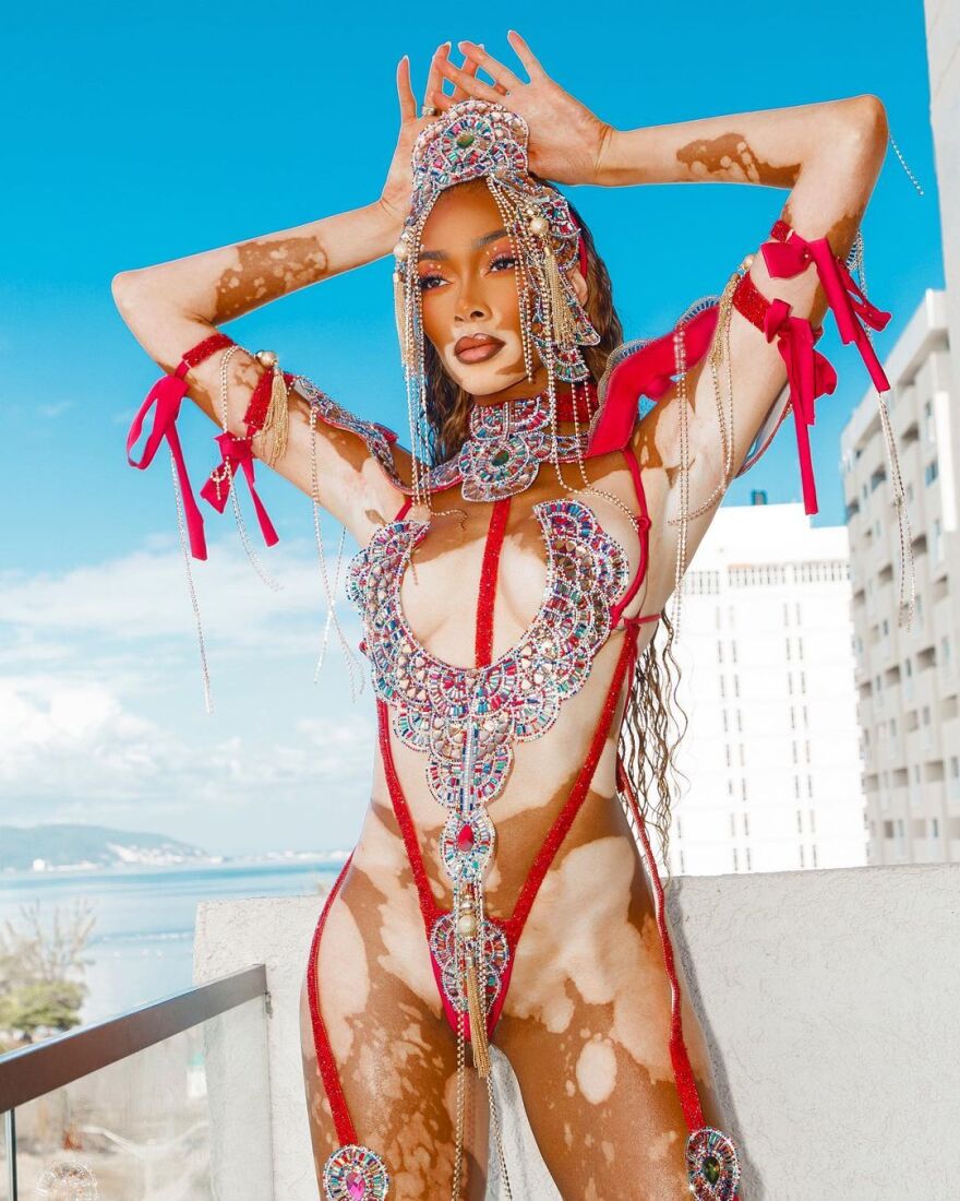 Γουίνι Χάρλοου: «Πλημμύρισε» το Instagram με αποκαλυπτικές φωτογραφίες της από τη Τζαμάικα