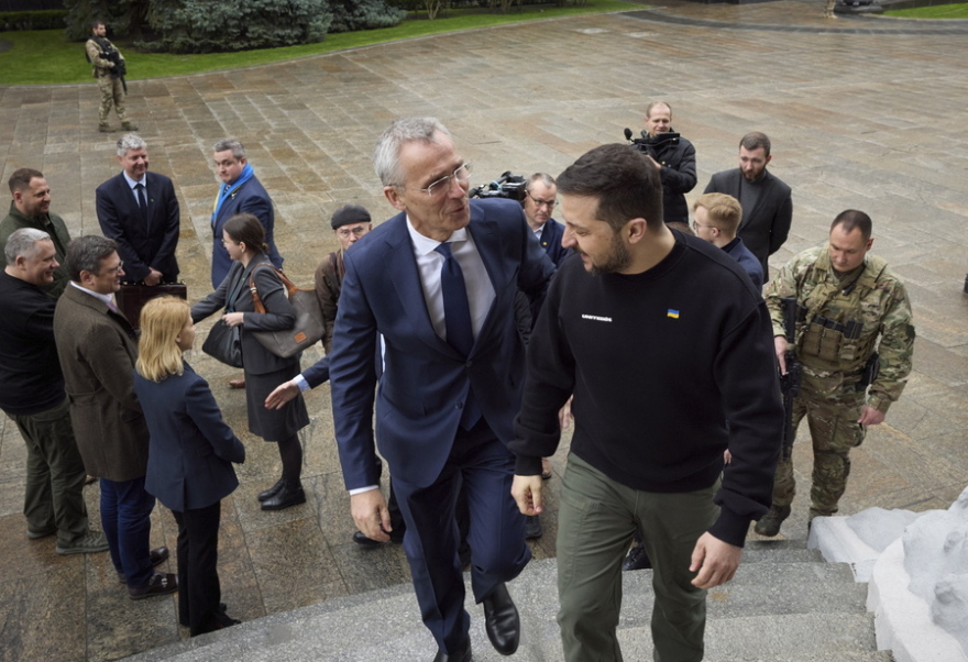 Ζελένσκι: Είναι ώρα το ΝΑΤΟ να προσκαλέσει την Ουκρανία στη Συμμαχία