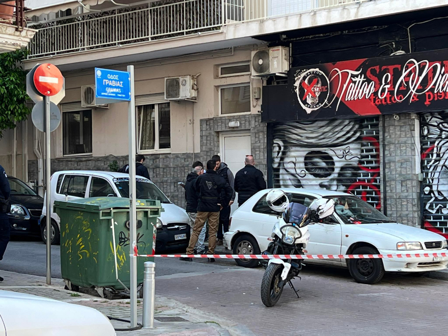 Συναγερμός στη Δάφνη - Άφησαν σακίδιο με γκαζάκια κοντά στο σπίτι της διευθύντριας των φυλακών Κορυδαλλού