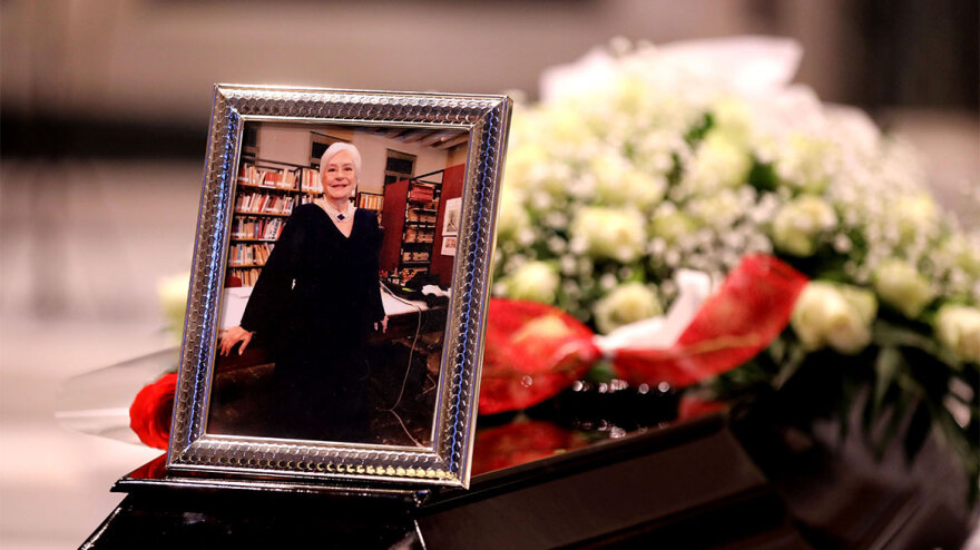 Κατερίνα Χέλμη: Το τελευταίο «αντίο» στην ηθοποιό - Δείτε φωτογραφίες