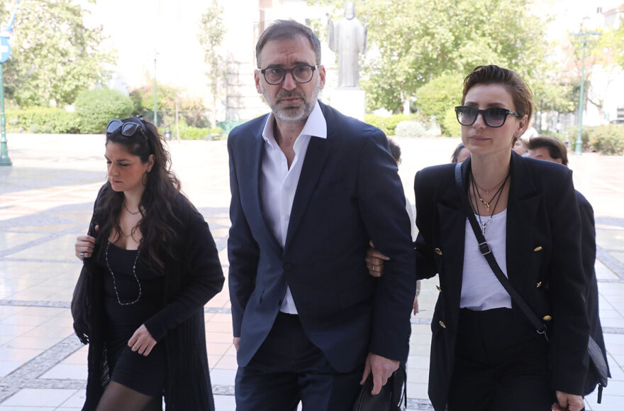 Κατερίνα Χέλμη: Το τελευταίο «αντίο» στην ηθοποιό - Δείτε φωτογραφίες