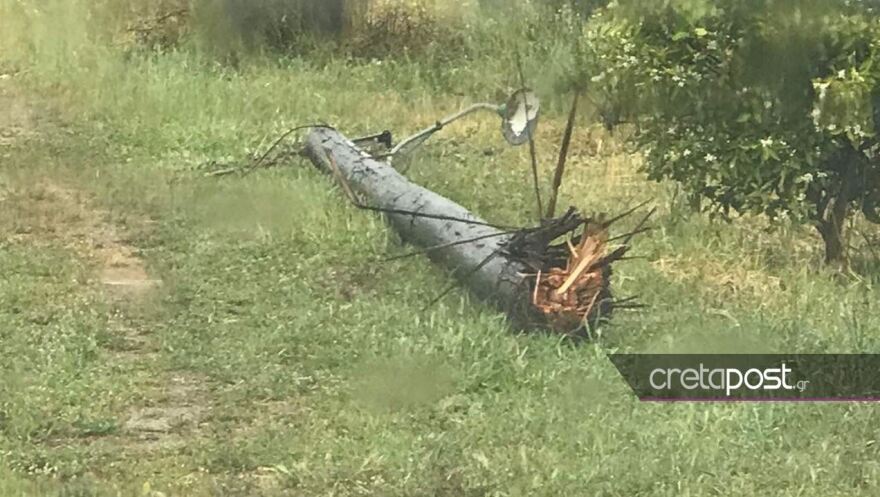 Ηράκλειο: Οδύνη στο τελευταίο «αντίο» στον 24χρονο Γιάννη που σκοτώθηκε σε τροχαίο (φωτογραφίες)
