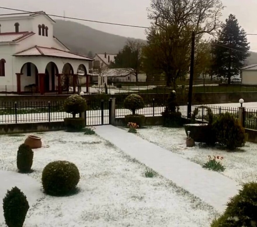 Φωτογραφία: Το χαλάζι «άσπρισε» την Καλαμπάκα